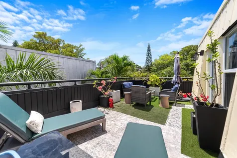 1351 NE 40th Place Oakland Park FL 33334