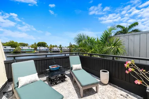 1351 NE 40th Place Oakland Park FL 33334