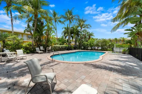1351 NE 40th Place Oakland Park FL 33334