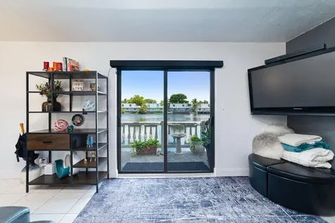 1351 NE 40th Place Oakland Park FL 33334