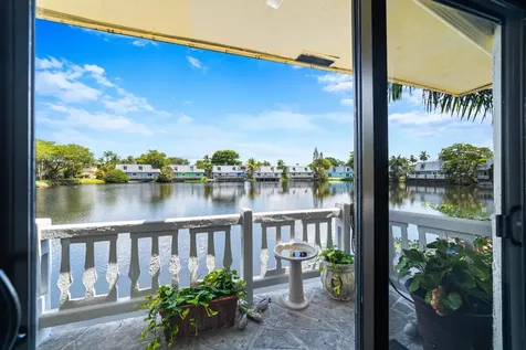 1351 NE 40th Place Oakland Park FL 33334