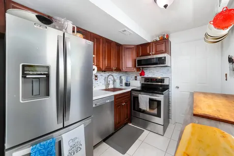 1351 NE 40th Place Oakland Park FL 33334