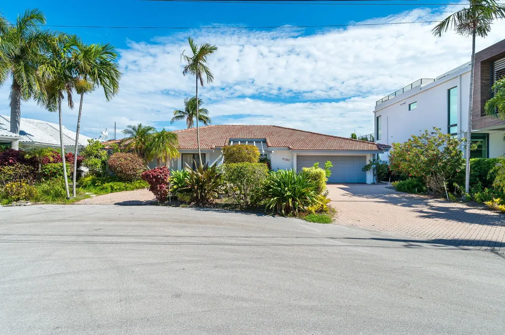 2810 NE 29th Street Lighthouse Point FL 33064