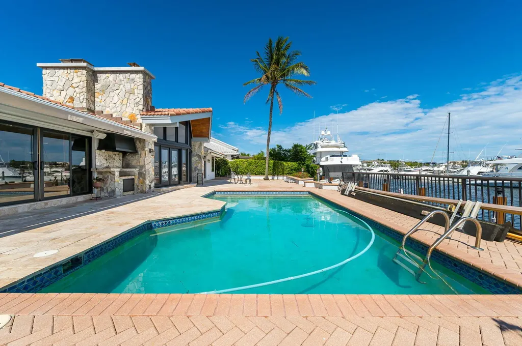 2810 NE 29th Street Lighthouse Point FL 33064