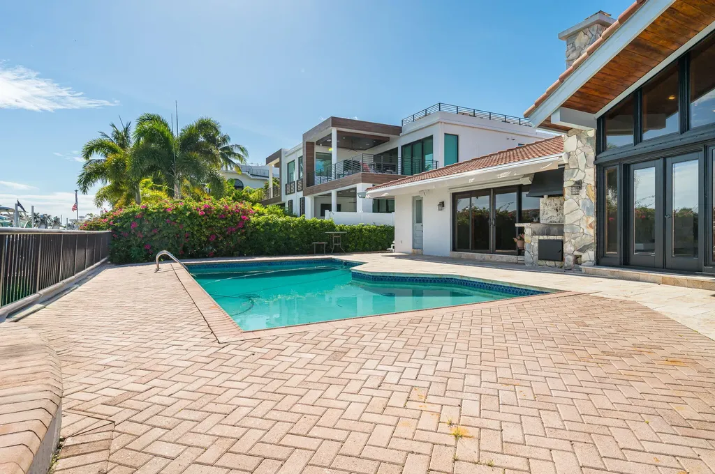 2810 NE 29th Street Lighthouse Point FL 33064