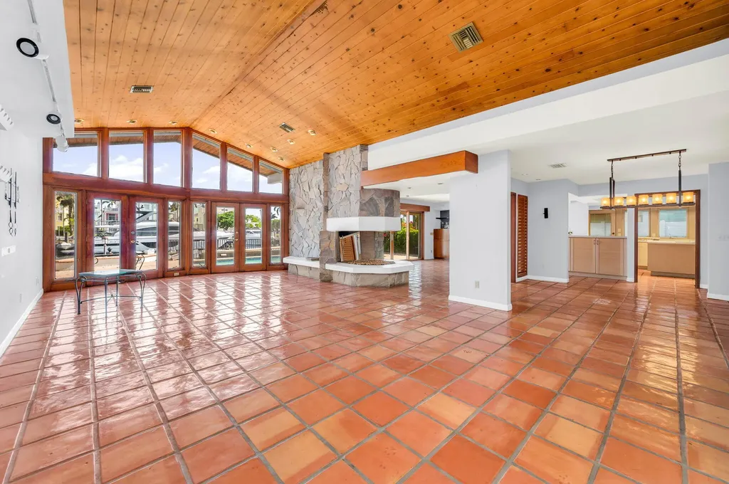 2810 NE 29th Street Lighthouse Point FL 33064