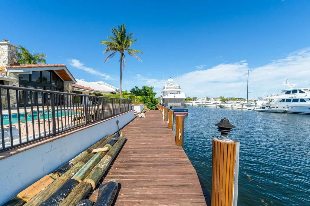 2810 NE 29th Street Lighthouse Point FL 33064