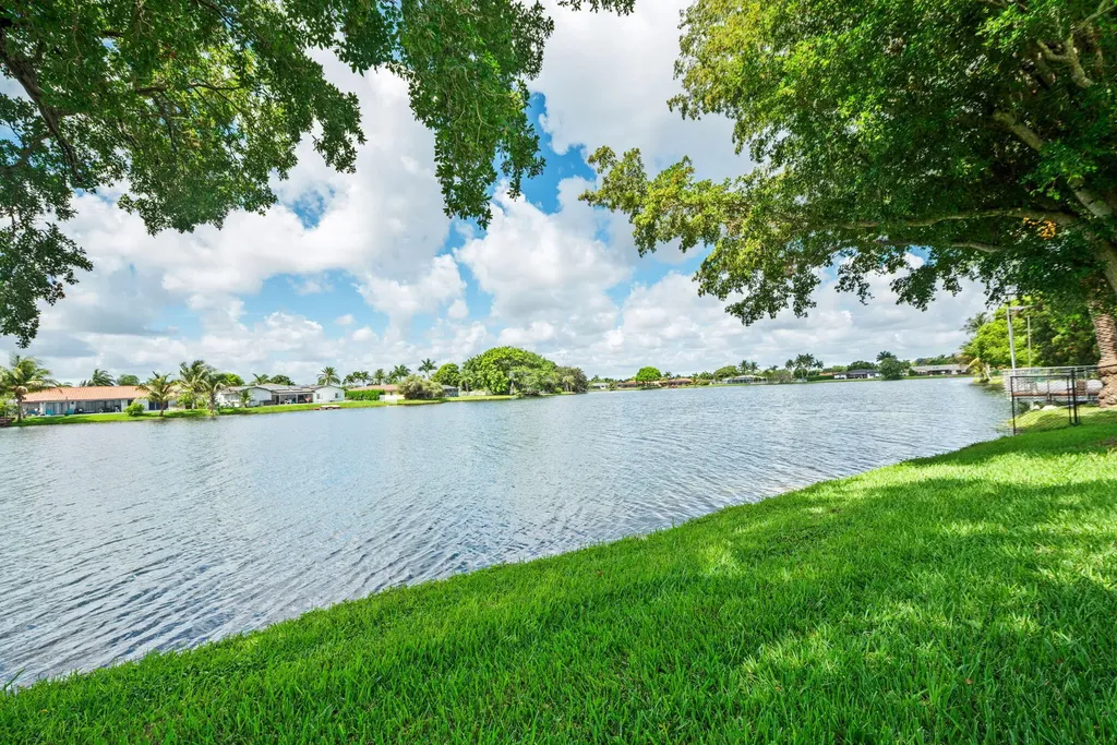 16731 Harbor Court Weston FL 33326