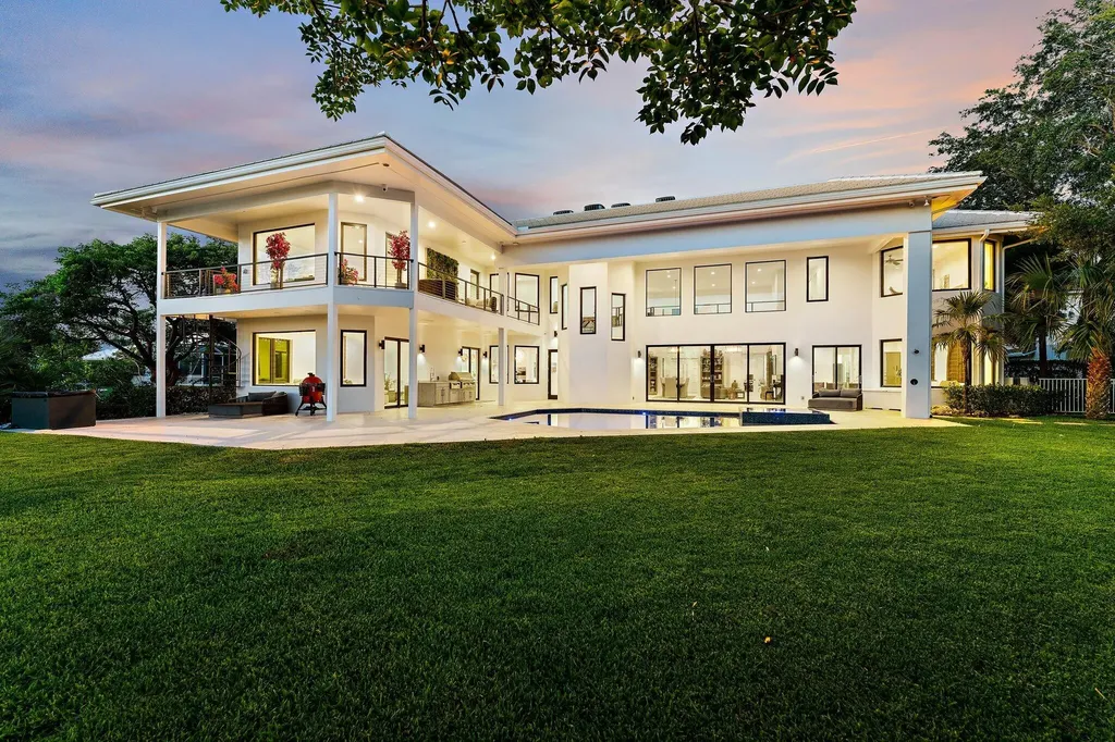 8818 SE Riverfront Terrace Jupiter FL 33469