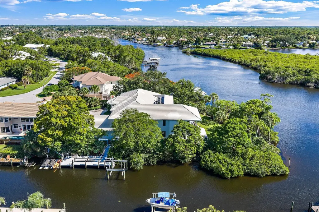 8818 SE Riverfront Terrace Jupiter FL 33469
