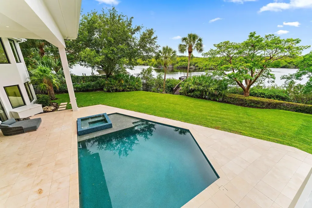 8818 SE Riverfront Terrace Jupiter FL 33469