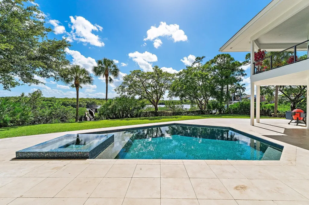 8818 SE Riverfront Terrace Jupiter FL 33469