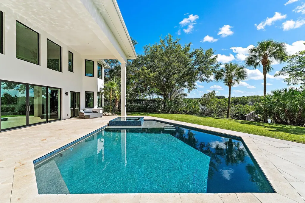 8818 SE Riverfront Terrace Jupiter FL 33469