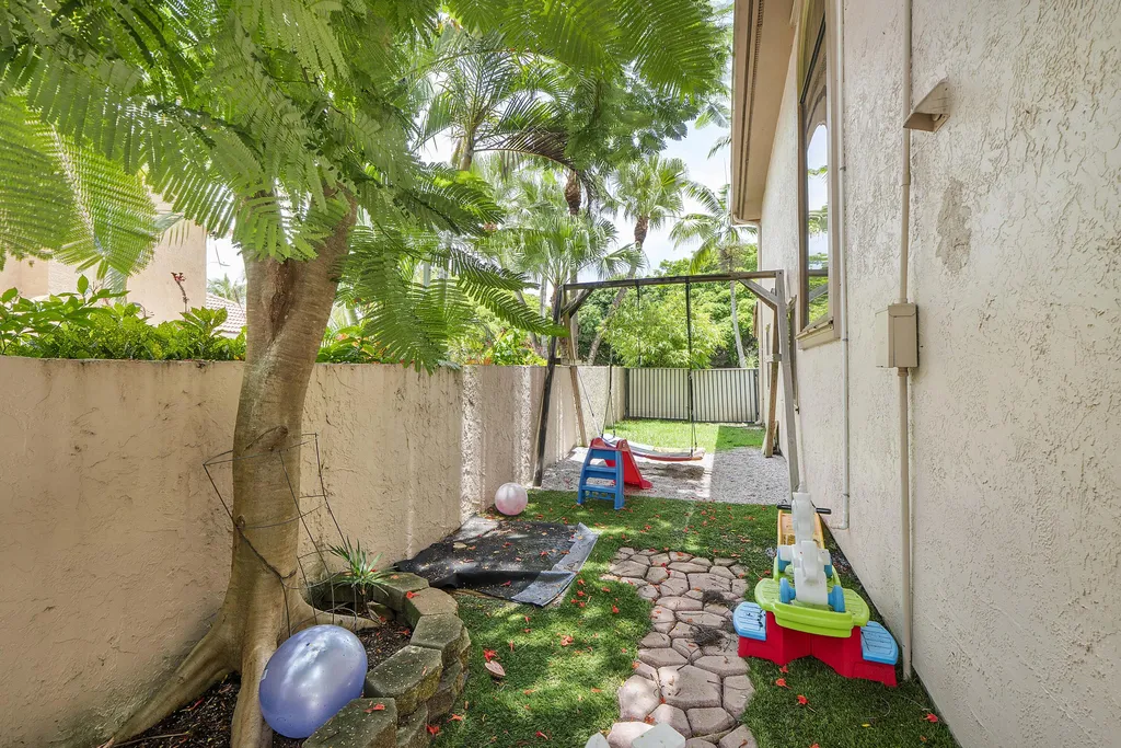 523 NW 38th Terrace Deerfield Beach FL 33442