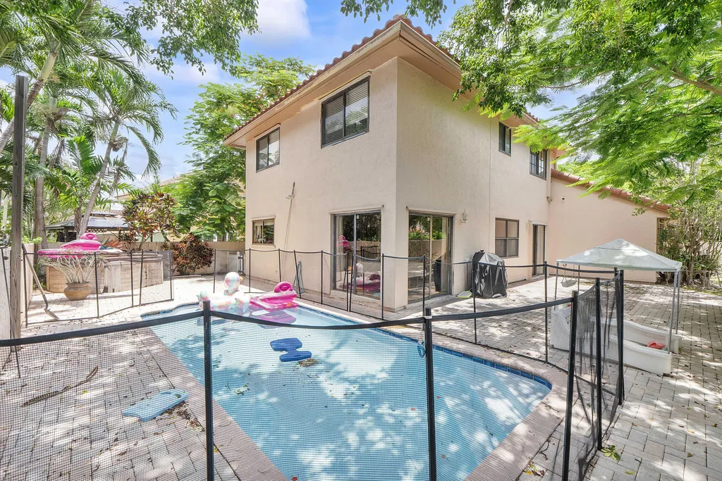523 NW 38th Terrace Deerfield Beach FL 33442