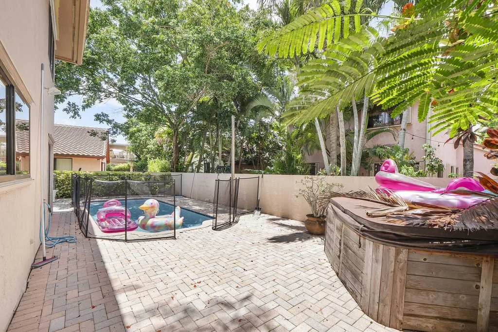 523 NW 38th Terrace Deerfield Beach FL 33442