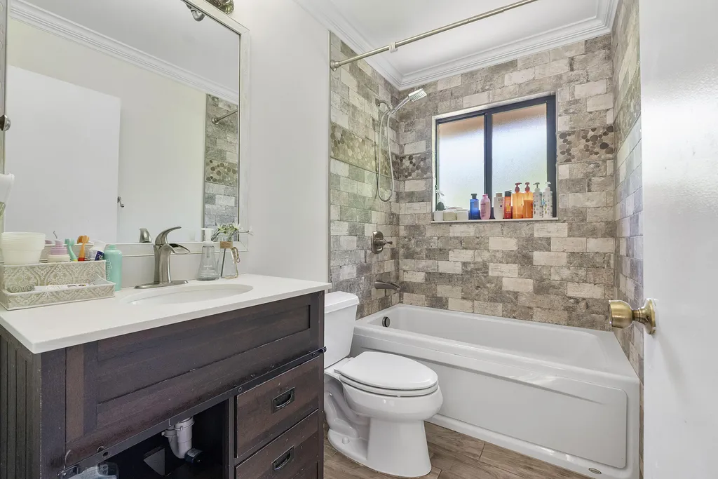 523 NW 38th Terrace Deerfield Beach FL 33442