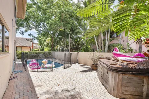 523 NW 38th Terrace Deerfield Beach FL 33442