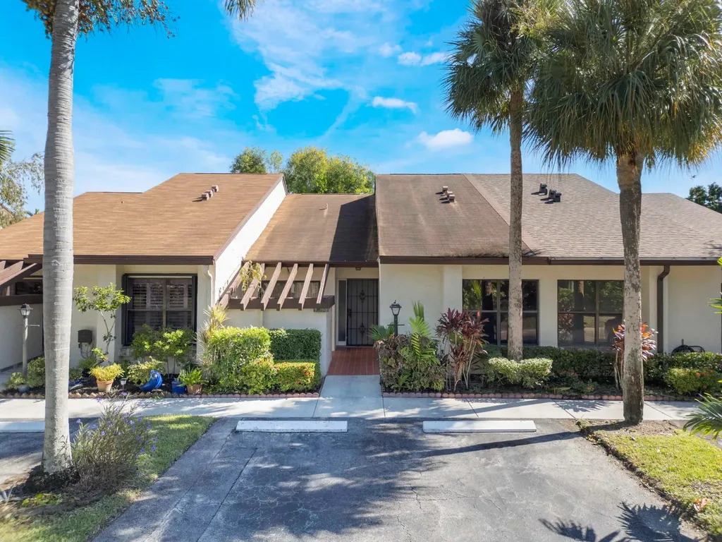 3928 Vine Trail Lake Worth FL 33467
