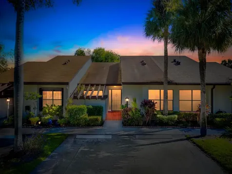 3928 Vine Trail Lake Worth FL 33467