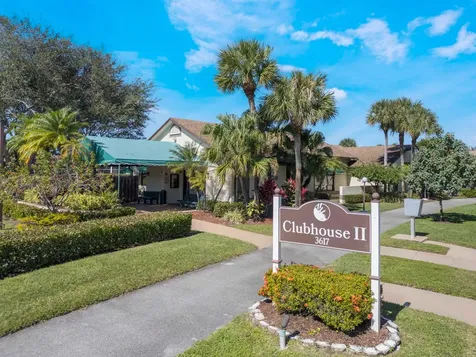 3928 Vine Trail Lake Worth FL 33467