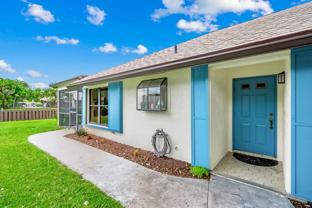 378 SW 28th Avenue Delray Beach FL 33445