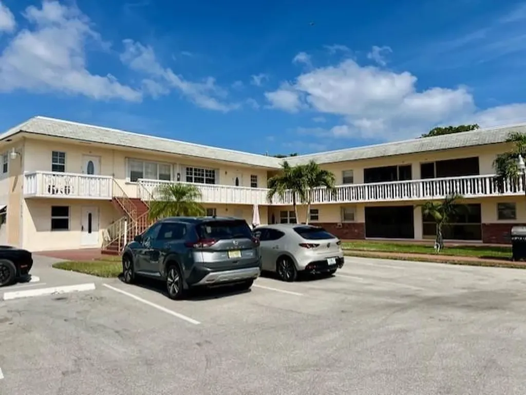 1455 N 12th Court Hollywood FL 33019