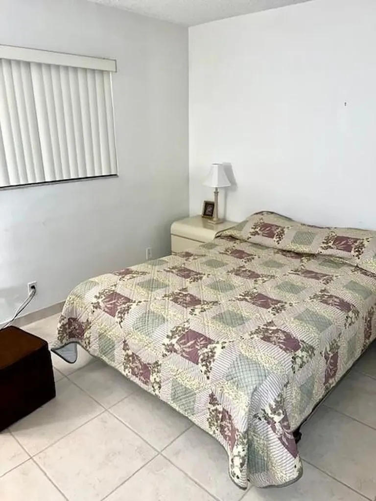 1455 N 12th Court Hollywood FL 33019
