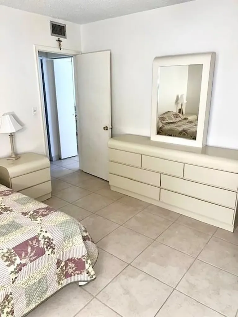 1455 N 12th Court Hollywood FL 33019