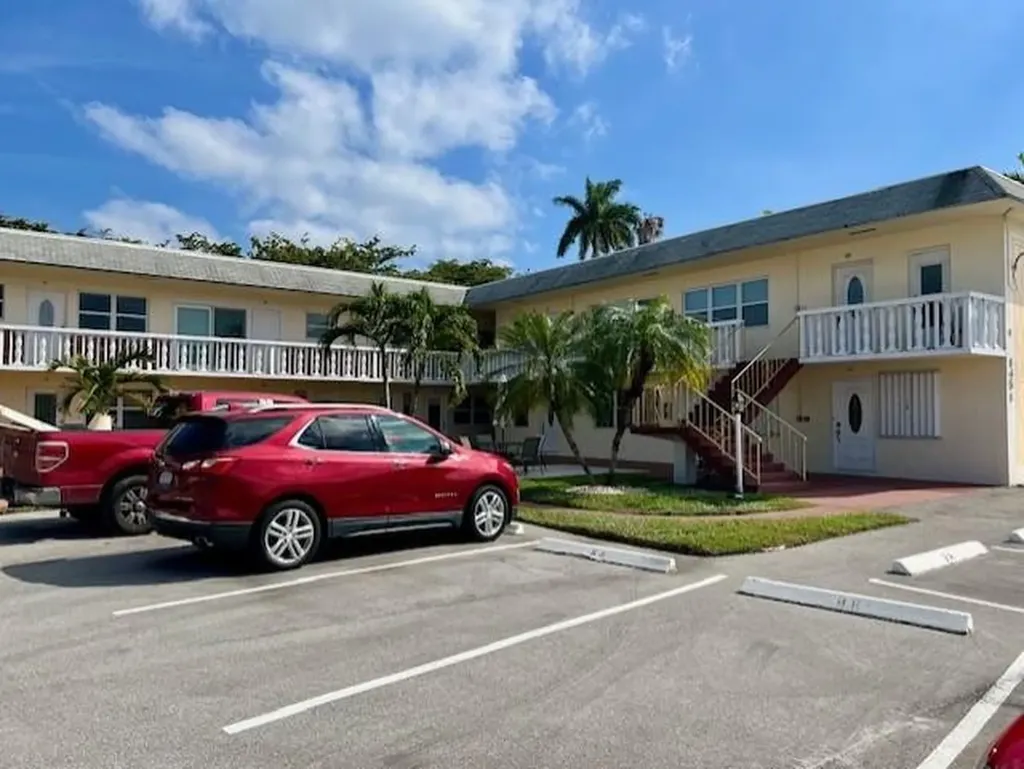 1455 N 12th Court Hollywood FL 33019