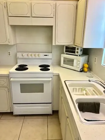 1455 N 12th Court Hollywood FL 33019