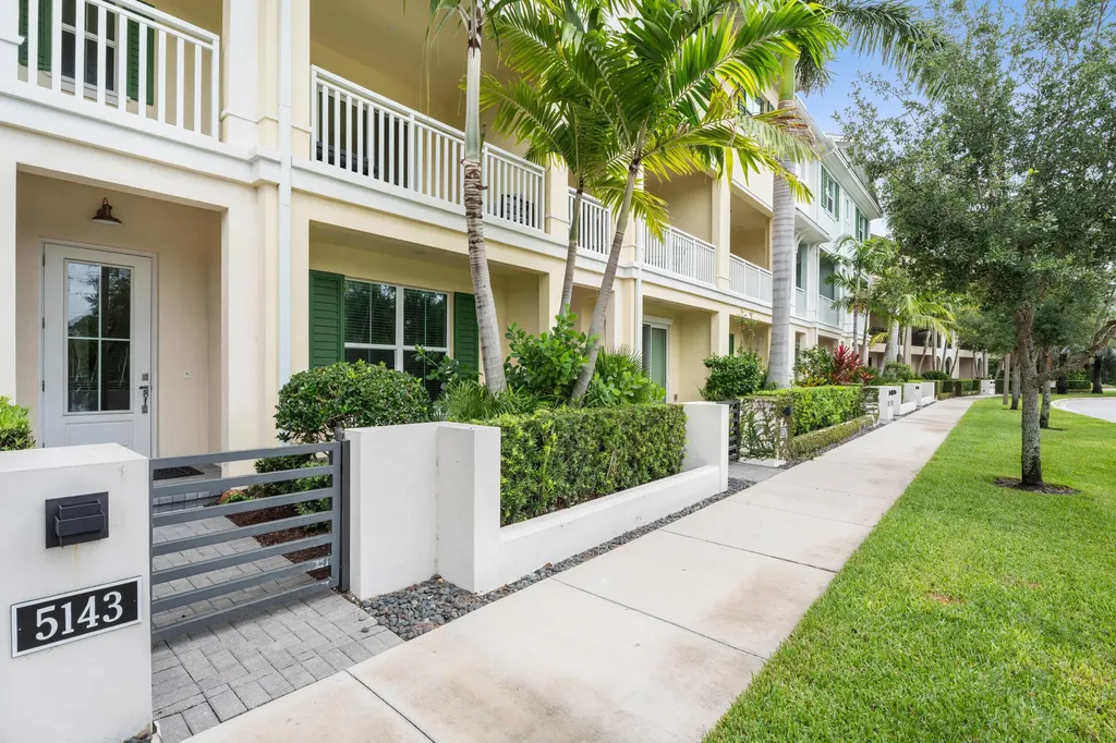 5143 Beckman Terrace Palm Beach Gardens FL 33418