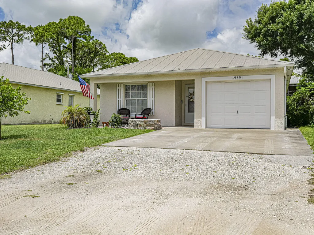 1575 17th Court SW Vero Beach FL 32962