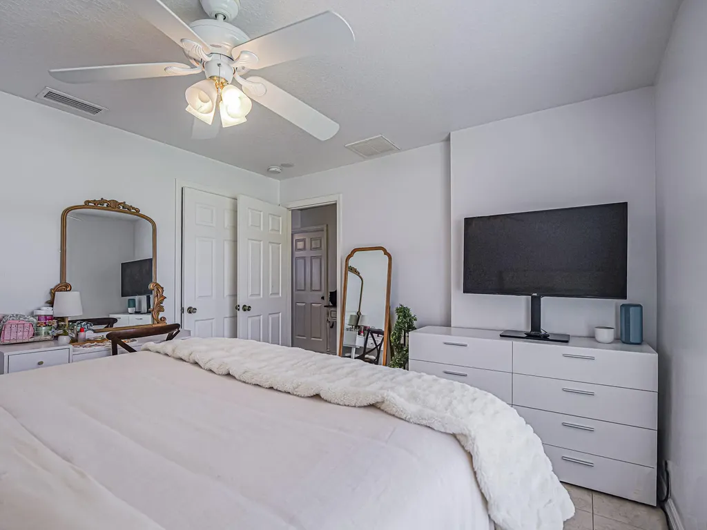 1575 17th Court SW Vero Beach FL 32962