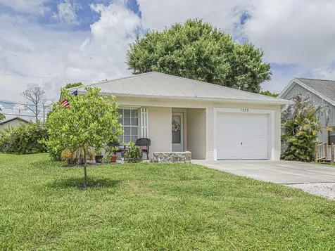 1575 17th Court SW Vero Beach FL 32962