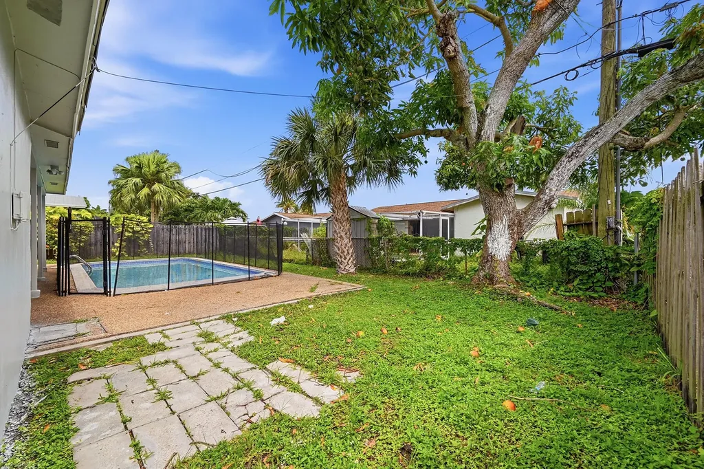 9671 NW 24th Street Sunrise FL 33322