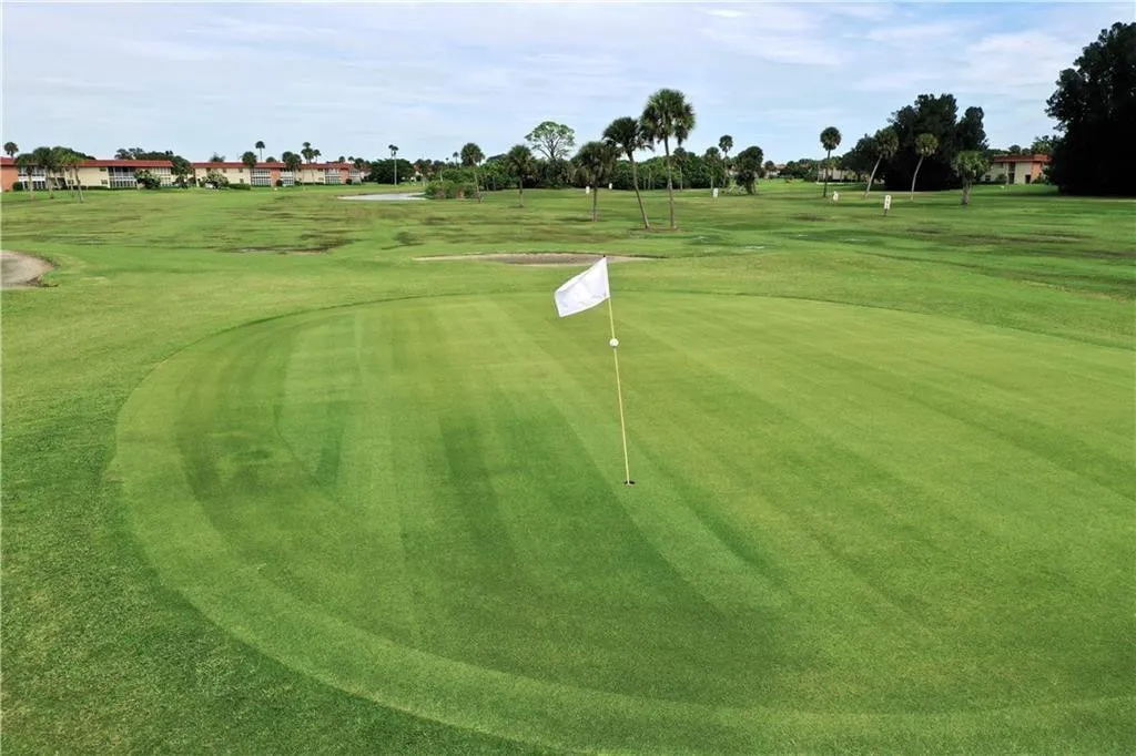 40 Vista Gardens Trail Vero Beach FL 32962