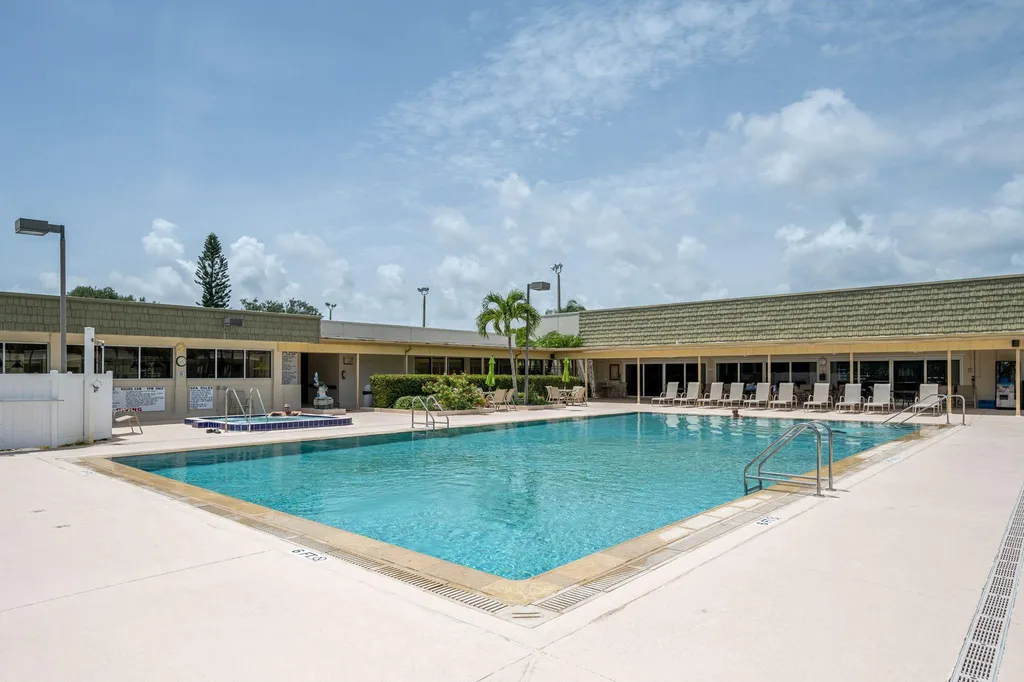 40 Vista Gardens Trail Vero Beach FL 32962