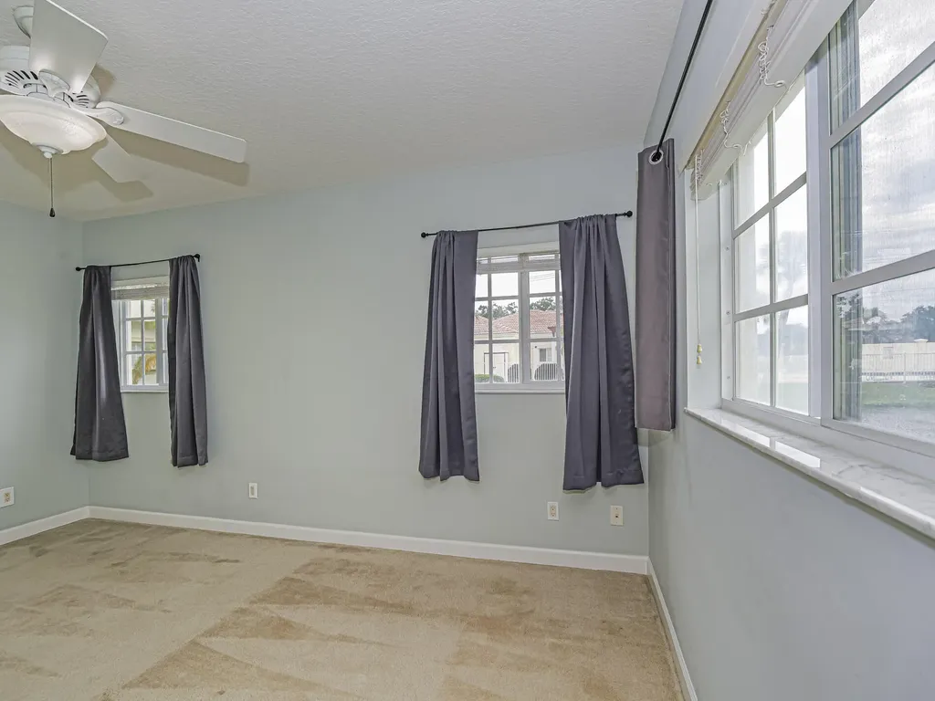 524 7th Square Vero Beach FL 32962