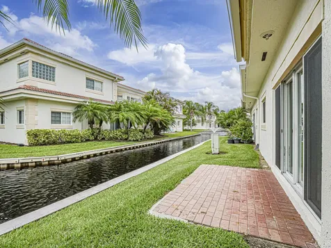 524 7th Square Vero Beach FL 32962