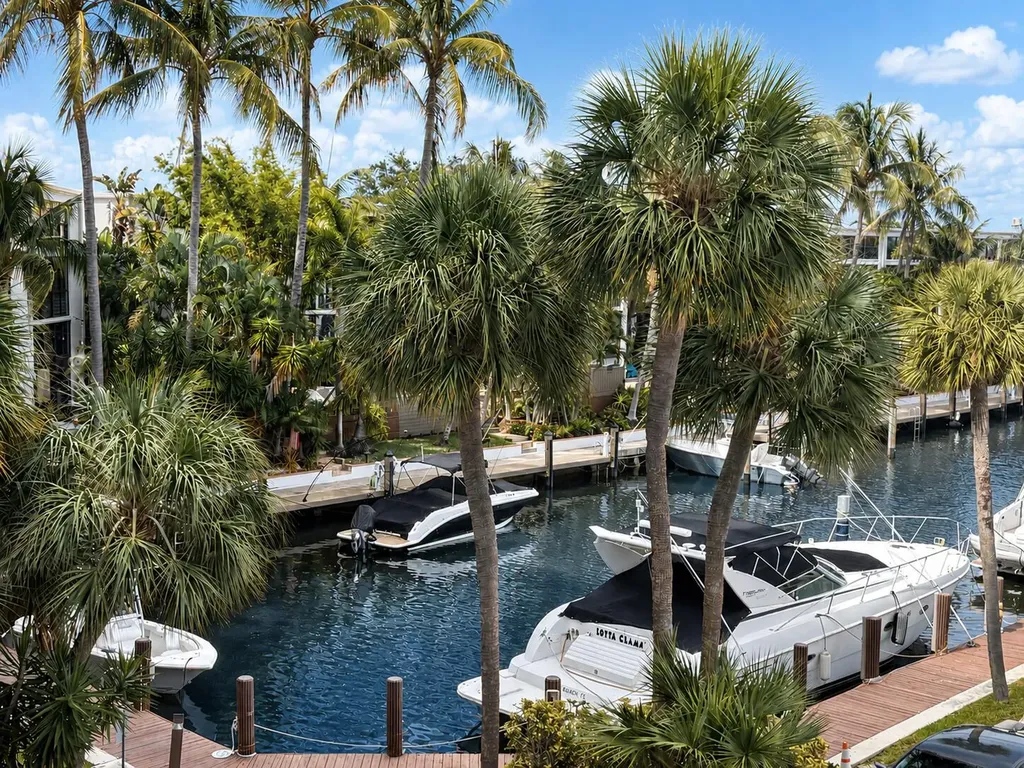 4800 Bayview Fort Lauderdale FL 33308