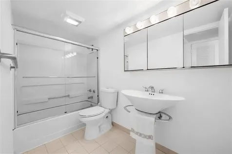 4800 Bayview Fort Lauderdale FL 33308