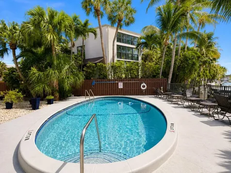 4800 Bayview Fort Lauderdale FL 33308