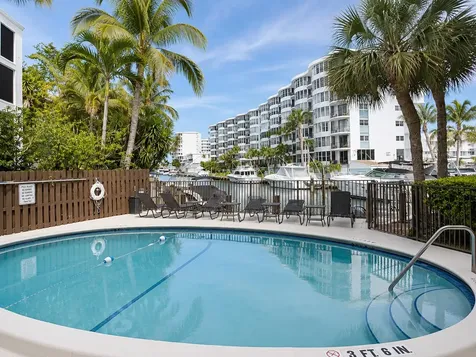 4800 Bayview Fort Lauderdale FL 33308