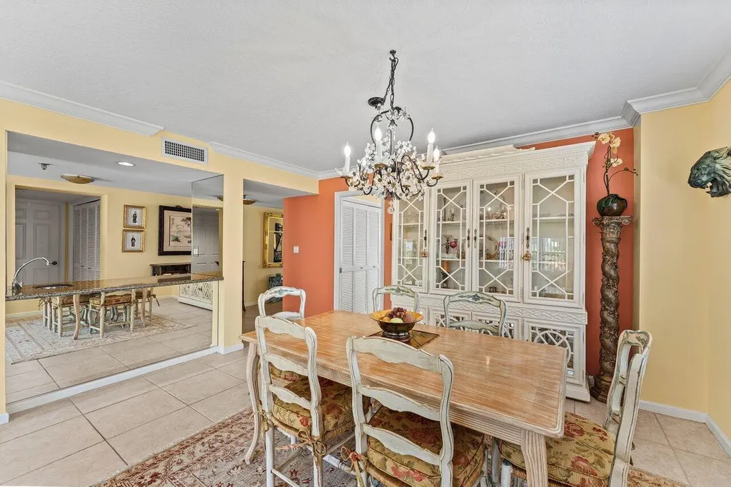 372 Golfview Road North Palm Beach FL 33408