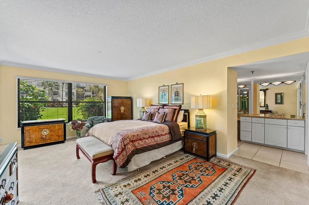 372 Golfview Road North Palm Beach FL 33408