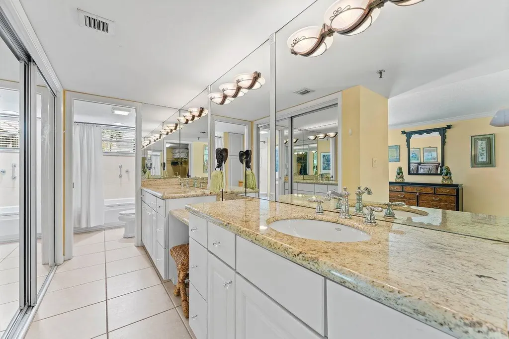 372 Golfview Road North Palm Beach FL 33408