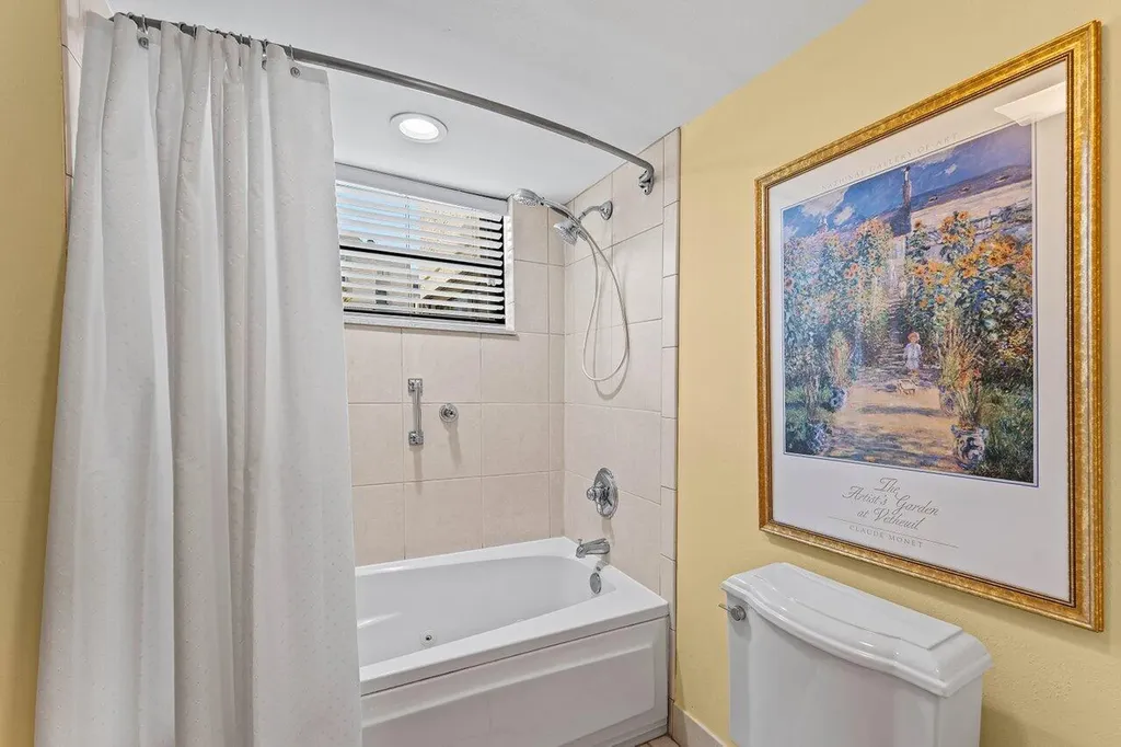 372 Golfview Road North Palm Beach FL 33408