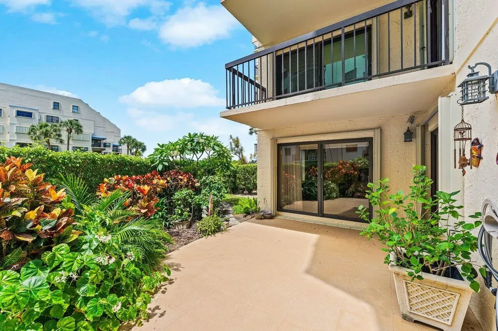 372 Golfview Road North Palm Beach FL 33408