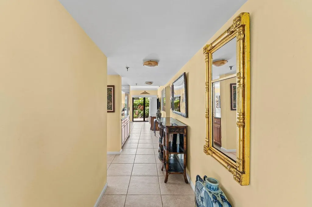372 Golfview Road North Palm Beach FL 33408